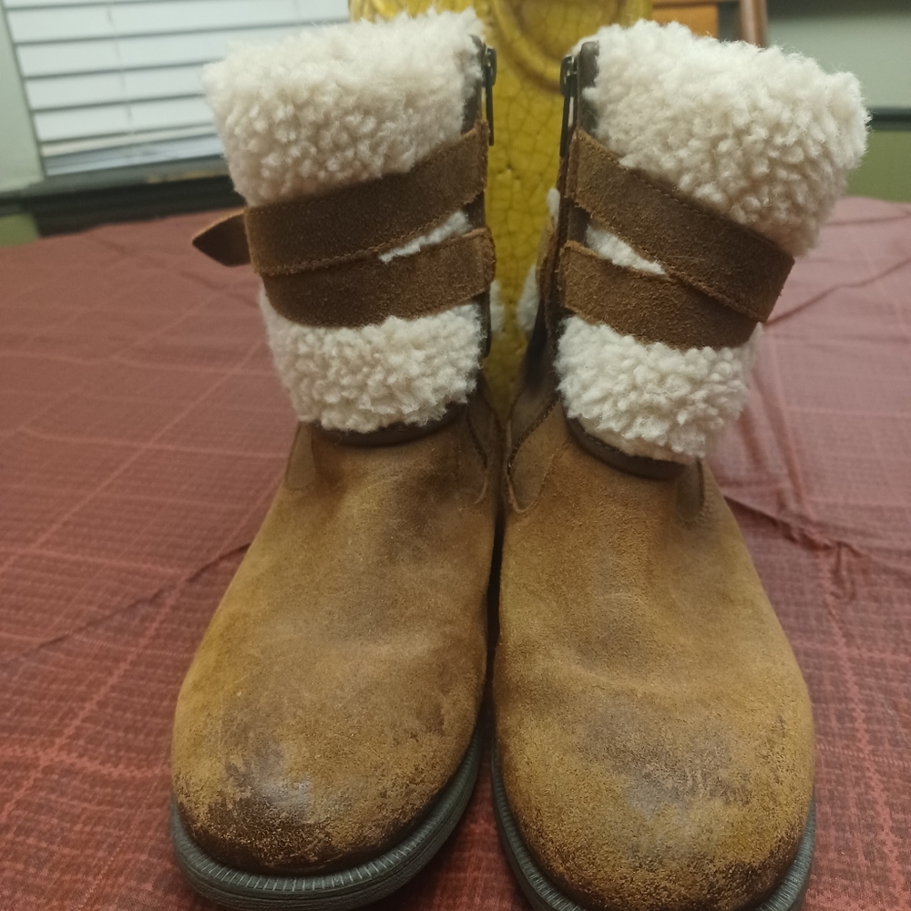UGG WOMENS BOOTIES